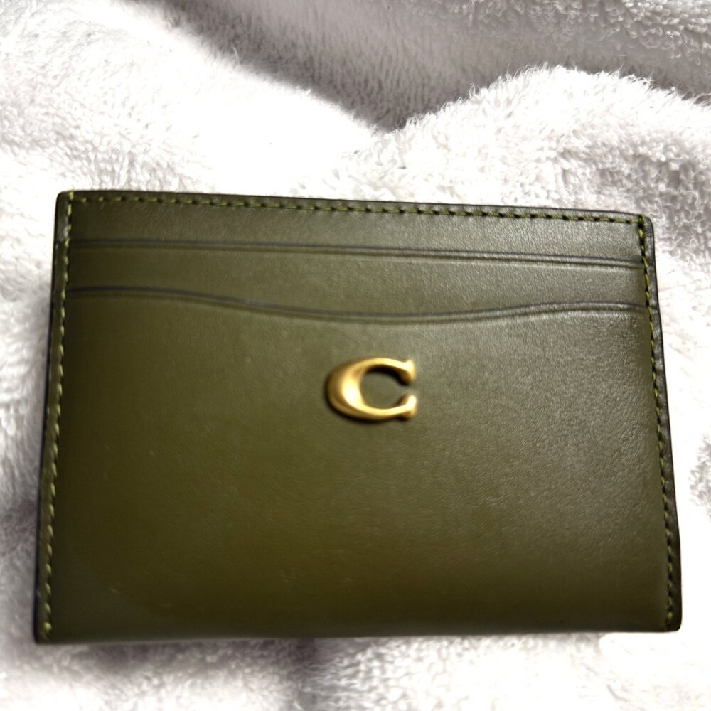 Coach Essential Card Case Olive.  No longer available on website.  Fast shipper